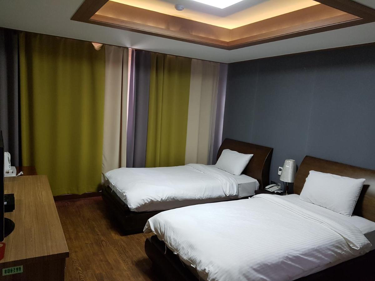 Chungju Grand Hotel Экстерьер фото